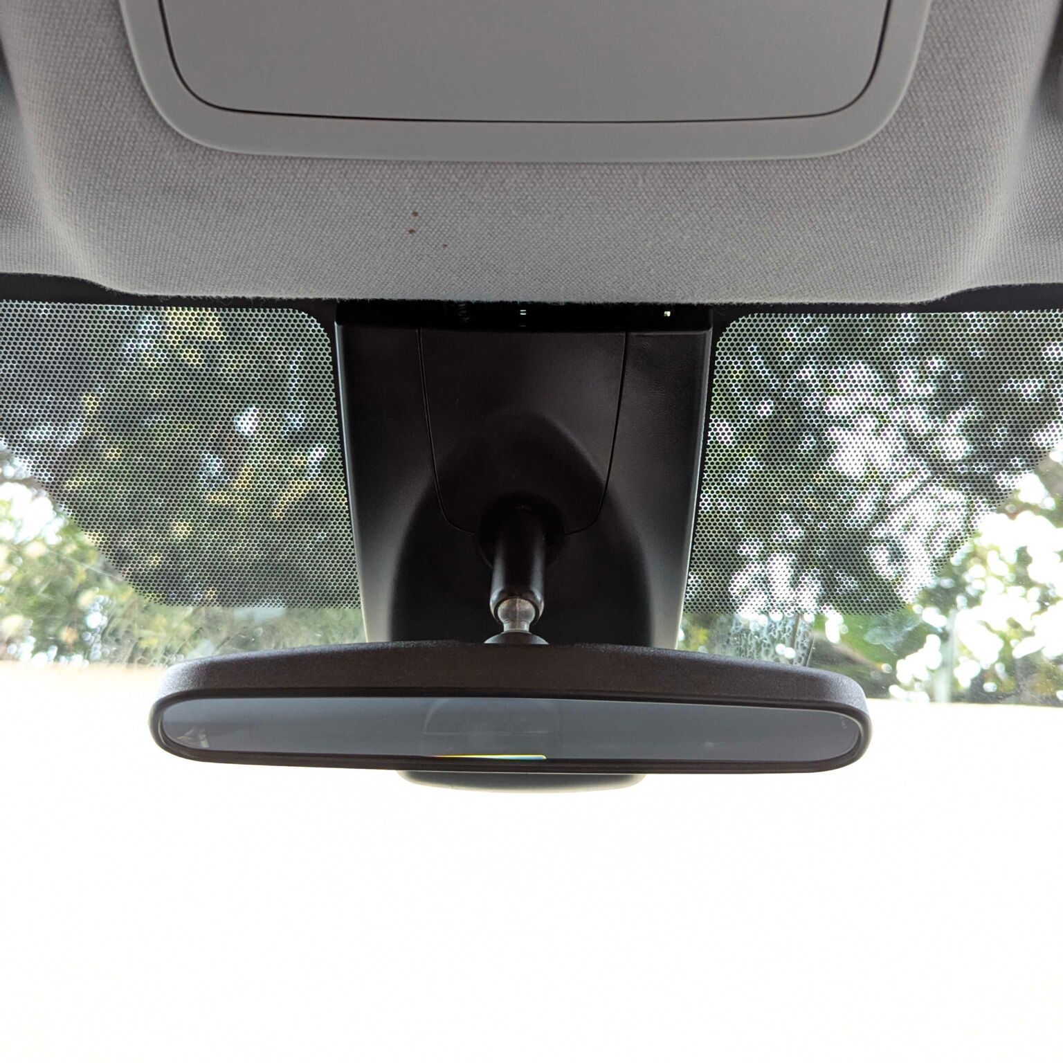 remove the rearview mirror cover trim